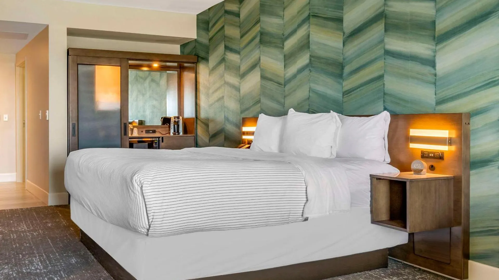 Cambria Hotel Ocean City - Bayfront