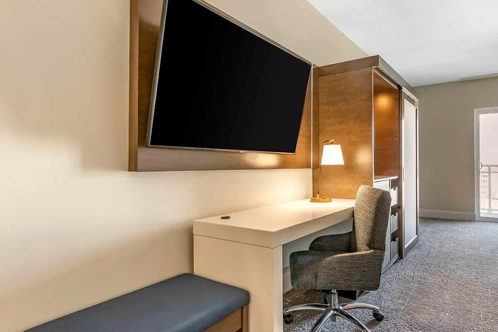 Cambria Hotel Ocean City - Bayfront 3*,